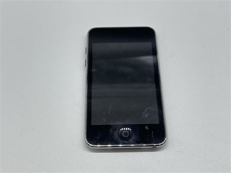 16GB IPOD TOUCH