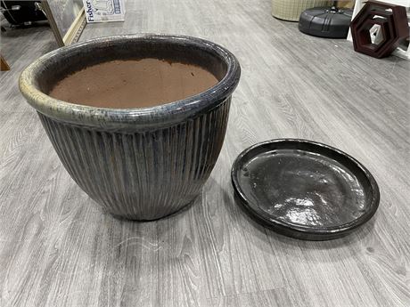 EXTRA LARGE POT WITH STAND 19”x15”