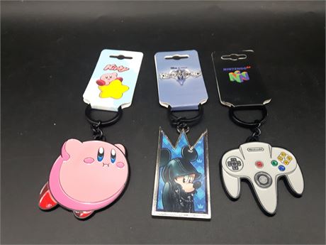 COLLECTION OF NEW NINTENDO KEYCHAINS