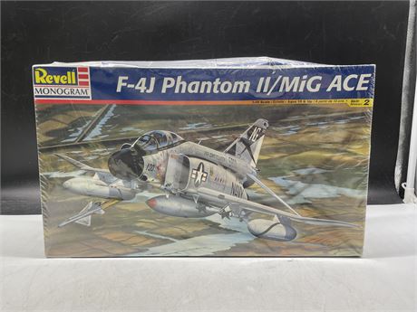 SEALED F-4J PHANTOM II/MIG ACE MODEL KIT