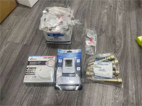 LOT OF MISC TOOLS INCL: SMOKE ALARM, WIRELESS THERMOMETER, HOSE HEADS, ETC