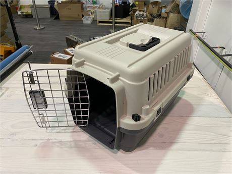 SMALL DOG KENNEL