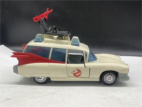 VINTAGE GHOSTBUSTERS TOY CAR (MISSING DECALS)