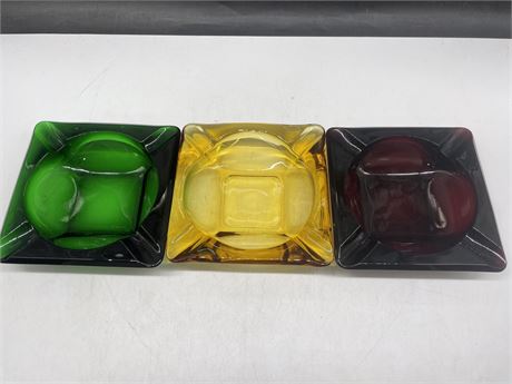 MCM COLOUR SQUARE ASHTRAY (RED, YELLOW, GREEN)