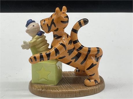 ROYAL DOULTON WINNIE THE POOH COLL, “BOUNCY BOUNCY BOO TO YOU!” 3”x4”
