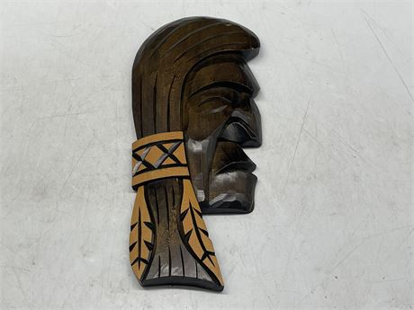 R CRANCHUK SIGNED NATIVE FACE CARVING (9”)