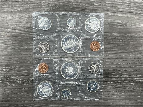 1963 / 64 ROYAL CANADIAN MINT UNCIRCULATED COIN SETS