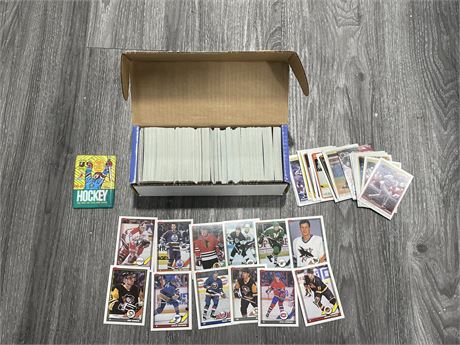 TOPPE 1991 COMPLETE SET INCL: ROOKIES & PACK OF 1990-91 HOCKEY CARDS