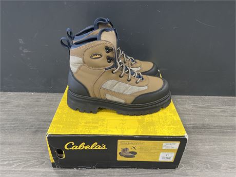 (NEW) CABELAS MENS ULTRALIGHT 2 LUG WADING BOOTS - SIZE 11