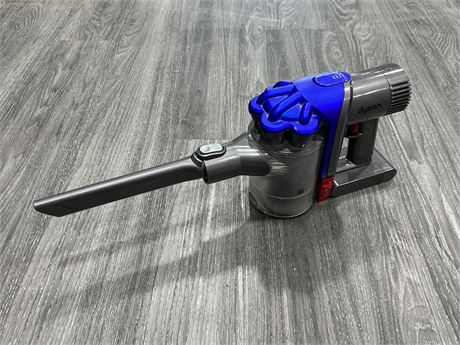 DYSON DC 35 MULTI FLOOR VACCUM - WORKS, NO CHARGER