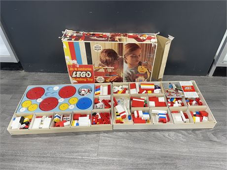 1960’S EARLY LEGO MASTER BUILDER SET IN BOX