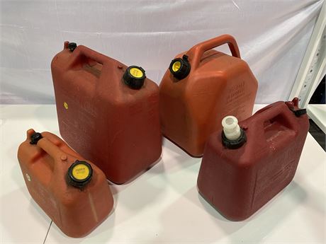 4 GAS JERRY CANS