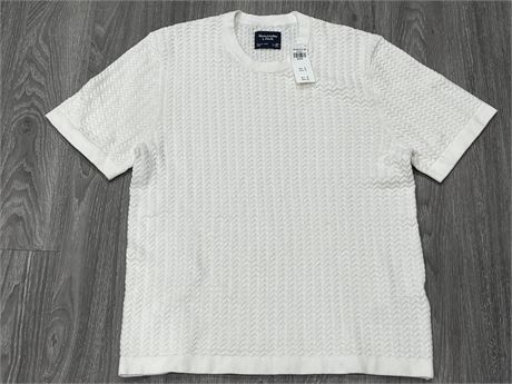 (NEW) ABERCROMBIE & FITCH T-SHIRT SWEATER SIZE M