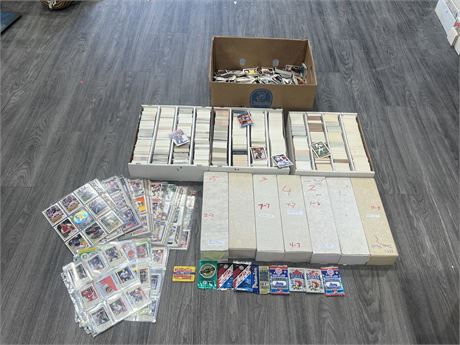 LARGE LOT OF MISC SPORTS CARDS - MOSTLY BASEBALL & HOCKEY