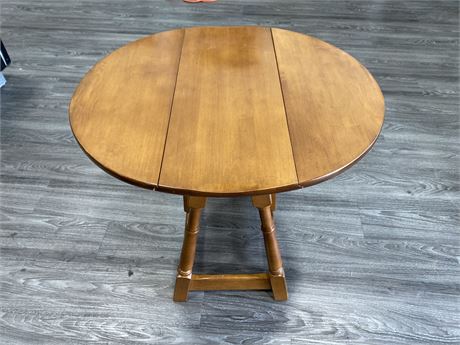 WOOD FOLDING TABLE (2ft tall)