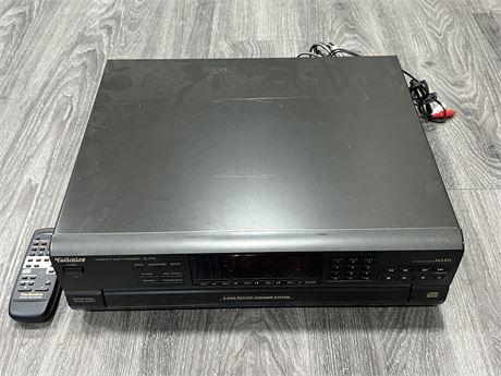 TECHNICS SL-PD8 COMPACT DISC CHANGER W/REMOTE