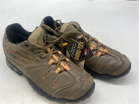 ASOLO GORTEX HIKING SHOES SIZE WOMENS 6.5 NEW W/TAGS