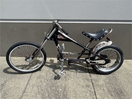STING RAY CHOPPER STYLE BIKE - VERY RUSTED BUT OVERALL WORKING CONDITION