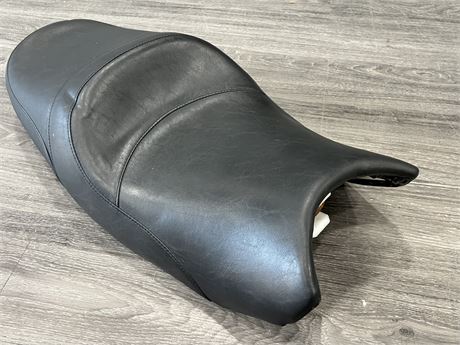 LEATHER MOTORCYCLE SEAT