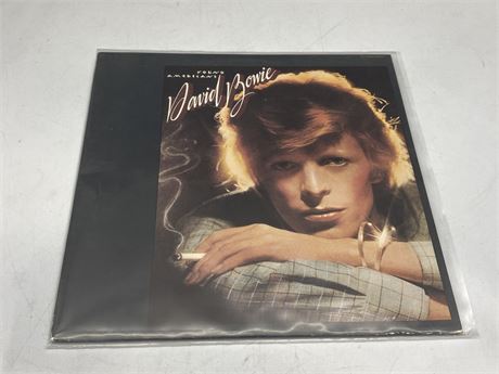 DAVID BOWIE - YOUNG AMERICANS - GOOD (G)