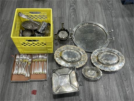 LOT OF VINTAGE SILVER PLATED ITEMS INCL: FORKS, BOWLS, PLATES, ETC