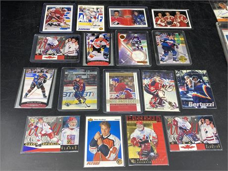17 NHL ROOKIE CARDS (Mostly stars)