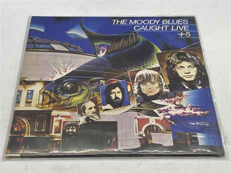 THE MOODY BLUES - CAUGHT LIVE +5 - EXCELLENT (E)