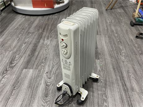 ROLLING PORTABLE HEATER (Works)