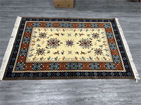 LARGE DECORATIVE HAND TIED TAPESTRY / RUG (93”x59”)