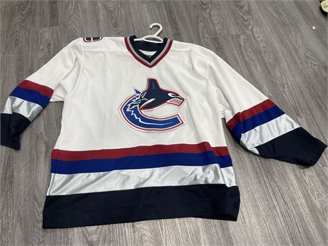CCM OFFICIAL LICENSED VANCOUVER CANUCKS JERSEY XL