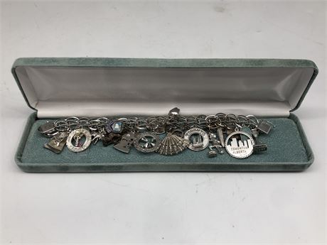 VINTAGE STERLING SILVER CHARM BRACELET WITH 20 CHARMS