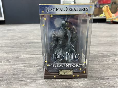 HARRY POTTER DEMENTOR STATUE NEW IN BOX