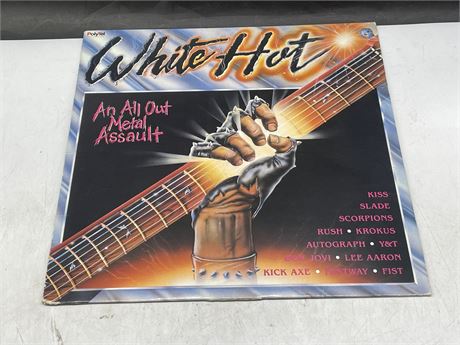 WHITE HOT - AN ALL OUT METAL ASSULT - EXCELLENT (E)