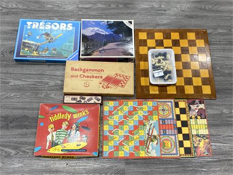 VINTAGE WOOD CHESS/CHECKERS BOARD, GAMES & BOARDS, DOMINOS