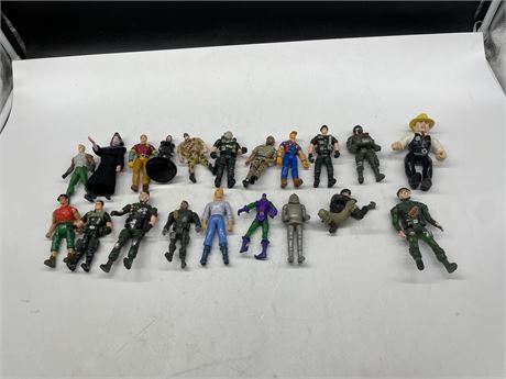 LOT OF 20 ACTION FIGURES