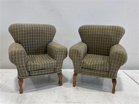PAIR OF VINTAGE HIGH QUALITY SALESMAN SAMPLE FORMAL CHAIRS (10”X12”)