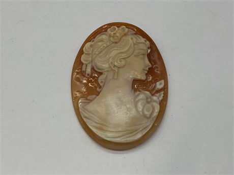 LARGE VINTAGE CAMEO (2”)