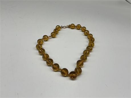 VINTAGE AMBER COLOUR CRYSTAL GLASS BEAS NECKLACE