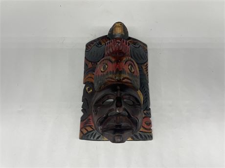 HAND CARVED PAINTED NATIVE ART MAST WALL PLAQUE (10”)