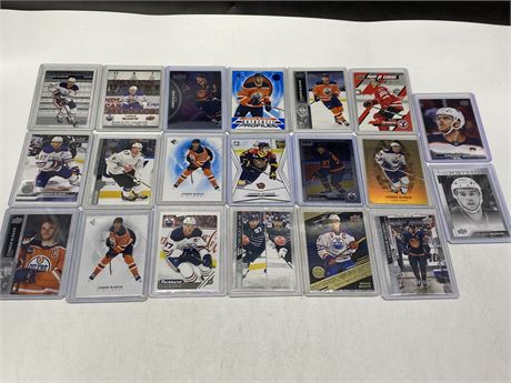 LOT OF 20 CONNOR MCDAVID CARDS