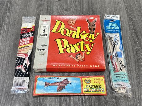 VINTAGE DONKEY PARTY GAME & 3 BALSA WOOD GLIDERS