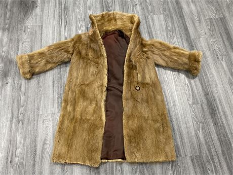 REAL FUR WOMENS JACKET - SIZE UNKNOWN