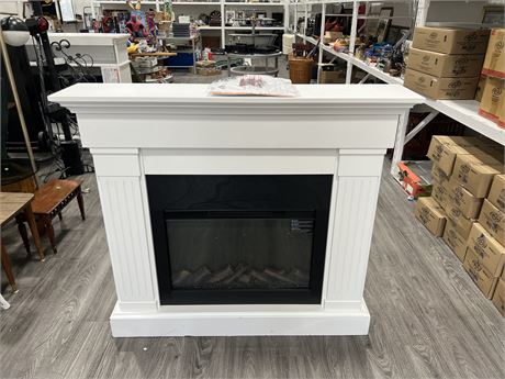 LIKE NEW REAL FLAME CRAWFORD 47” SLIM-LINE ELECTRIC FIREPLACE