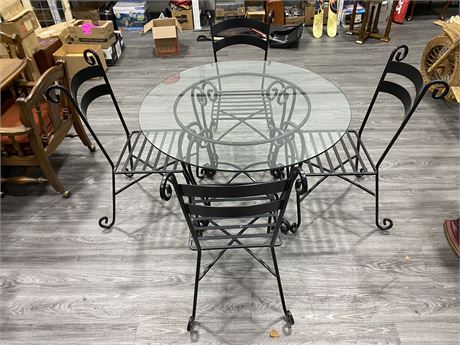 HEAVY WROUGHT IRON TABLE SET W/ 4 CHAIRS & GLASS TABLE TOP