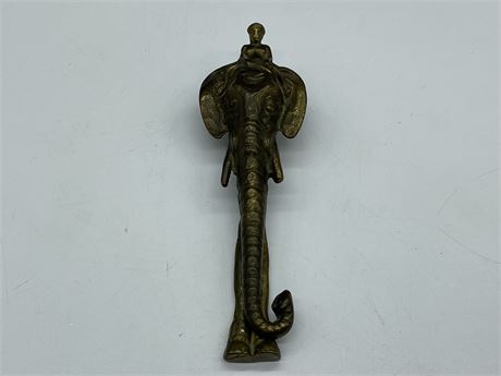 VINTAGE BRASS ELEPHANT DOOR KNOCKER (7” LONG)