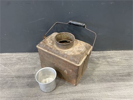 EARLY 1930’s LUNCH BOX - 9”x6”x6”
