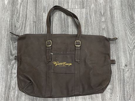 RARE HIGH QUALITY LEATHER TOTE BAG - MOVIE CREW GOFT FROM “WYATT EARP” (24”X16”)