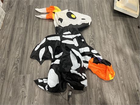 5’ INFLATABLE DRAGON W/ BUILT IN PUMP