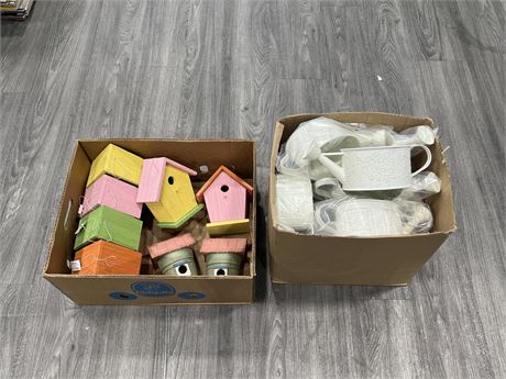 2 BOXES OF NEW MINI BIRD HOUSES & MINI DECORATIVE METAL WATER JUGS