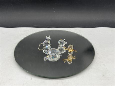 3 SMALL SIGNED SWAROVSKI / 1 UNSIGNED  CRYSTAL FIGURES ON MIRRORED DISPLAY